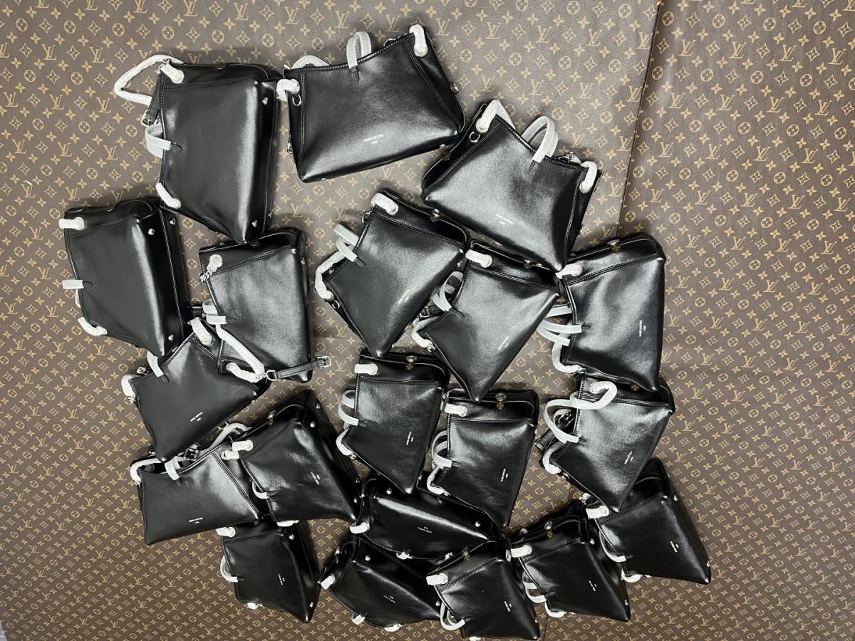 Best Replica Handbags Storebest replica Louis Vuitton Carryall BB bag M12888 lambskin bag(Mar 2026 updated)-Tayada ugu Fiican ee Louis Vuitton Boorsada Online Store, Bac naqshadeeye nuqul ah