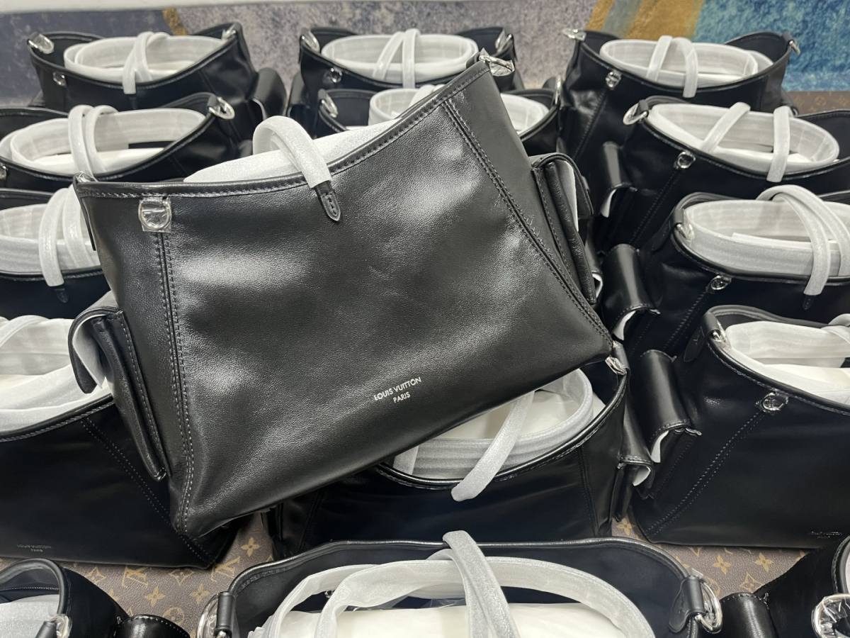 Best Replica Handbags Storebest replica Louis Vuitton Carryall Dark lambskin bag in warehouse(Apr 2026 updated)-Legjobb minőségű hamis Louis Vuitton táska online áruház, replika designer táska ru Best Replica Handbags Storebest replica Louis Vuitton Carryall Dark lambskin bag in warehouse(Apr 2026 updated)-Legjobb minőségű hamis Louis Vuitton táska online áruház, replika designer táska ru