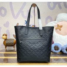Louis Vuitton Excursion Tote M24777