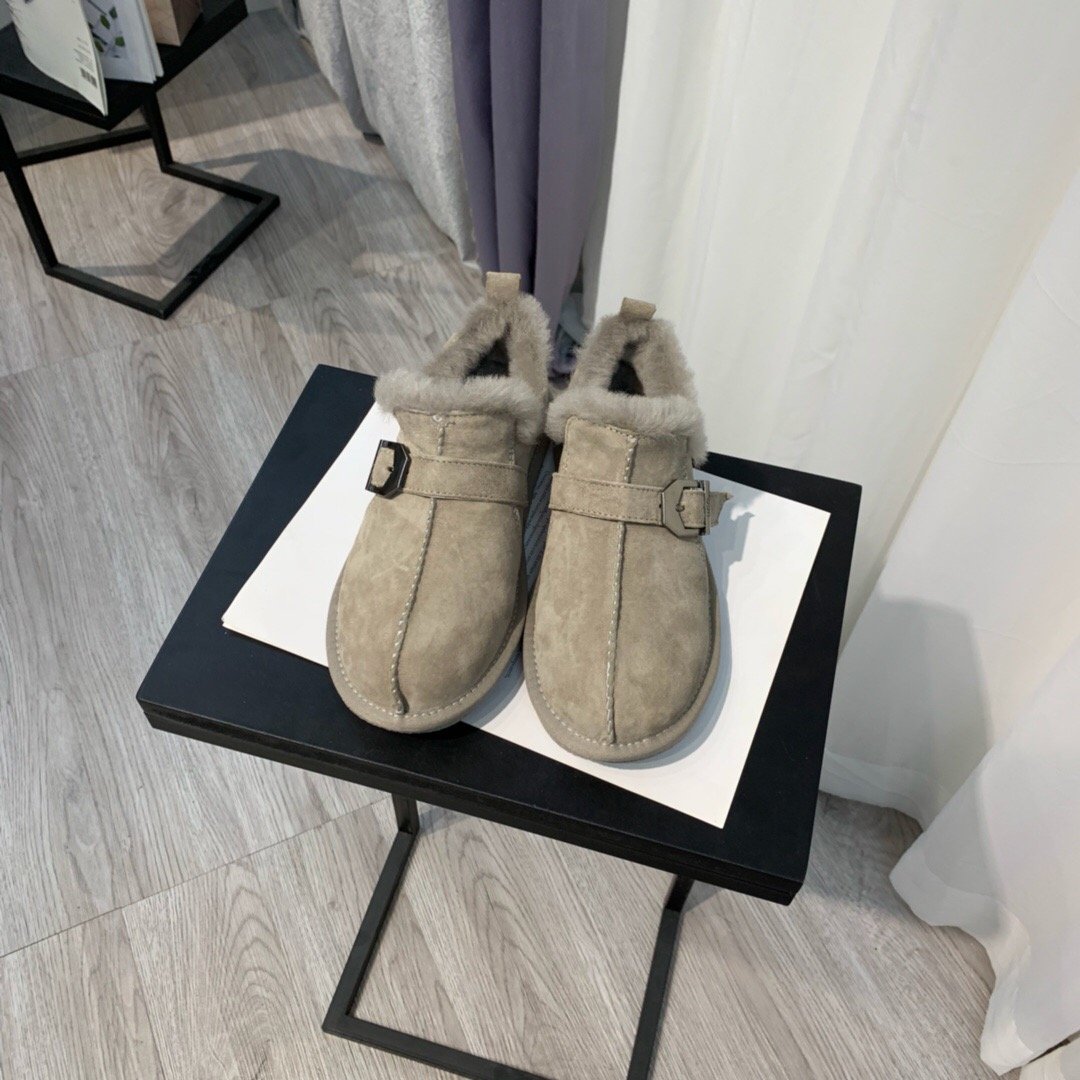 IMG_0974-5.jpg UGG boots - Image 1