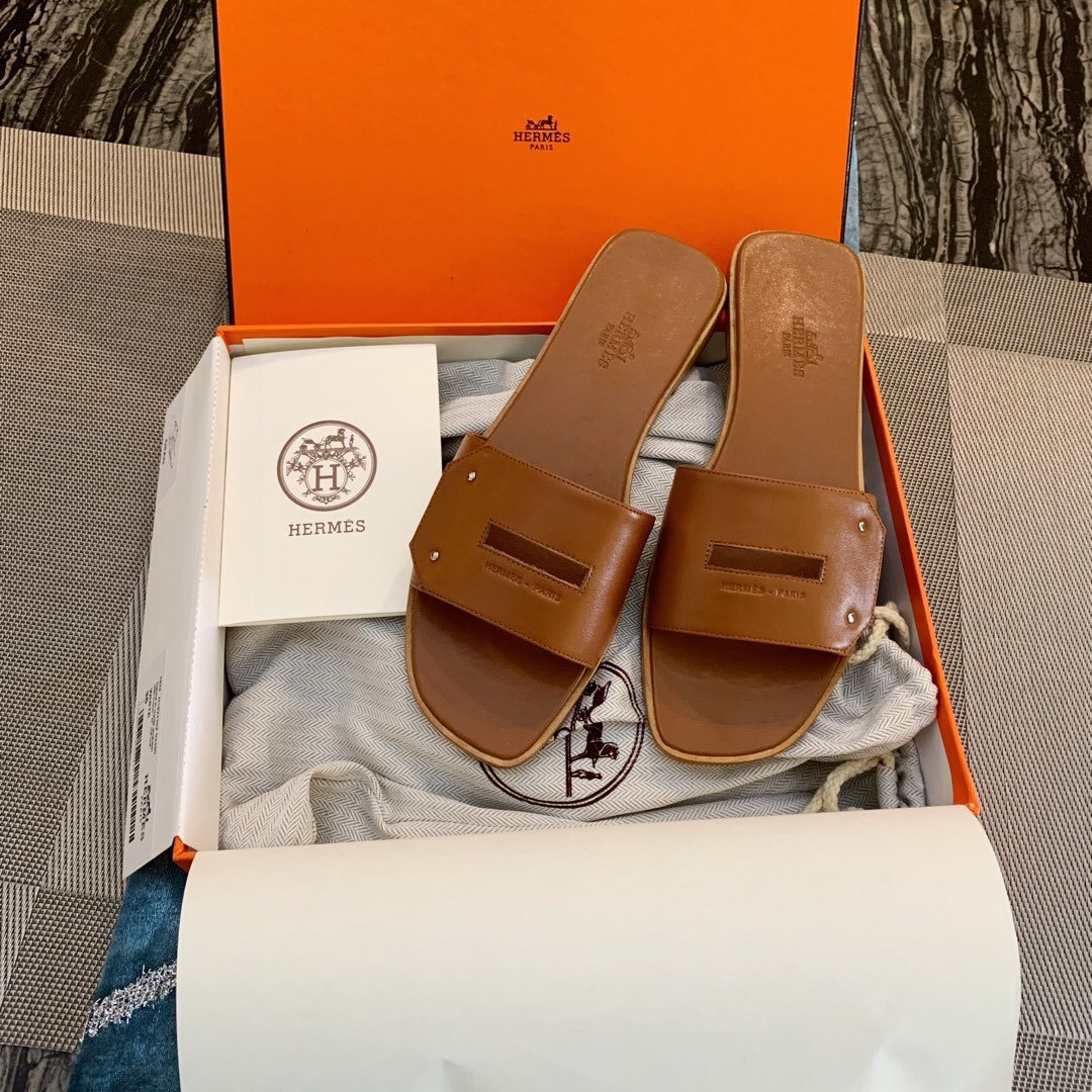 IMG_1006-3.jpg Hermès Slippers - Image 1