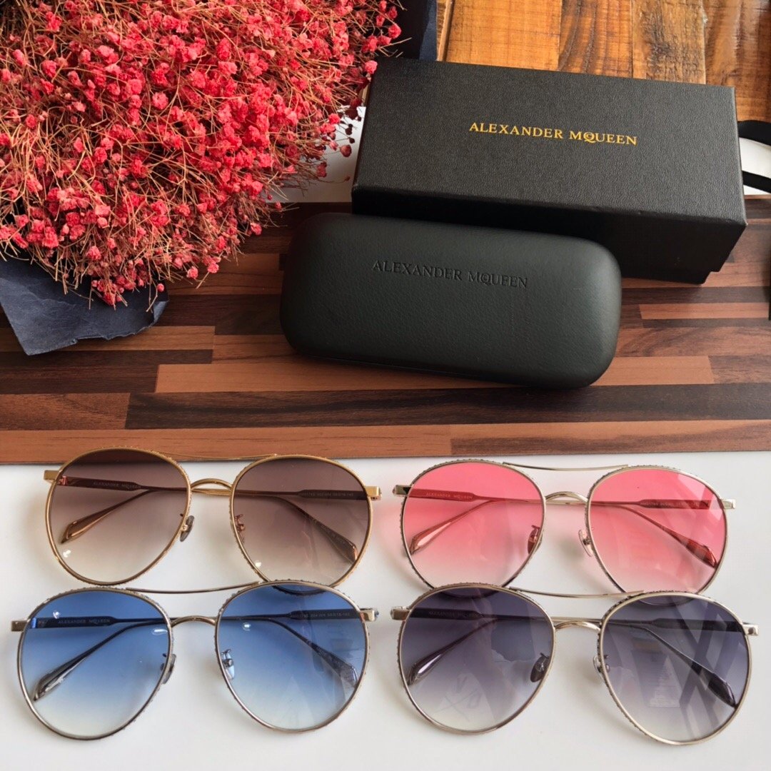 IMG_6540.jpg Alexander McQueen Glasses - Image 1