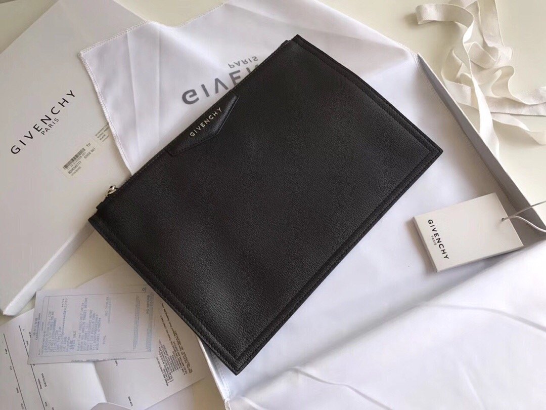 IMG_5397.jpg Givenchy Clutch - Image 1
