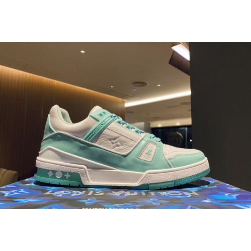 Louis Vuitton 1A8KBQ Trainer sneaker in Green Monogram-embossed calf leather Louis Vuitton 1A8KBQ Trainer sneaker in Green Monogram-embossed calf leather