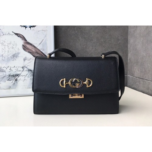 Gucci Zumi grainy leather small shoulder bag in Black grainy leather