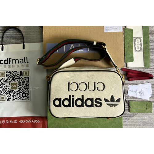 adidas x Gucci small shoulder bag in White leather adidas x Gucci small shoulder bag in White leather