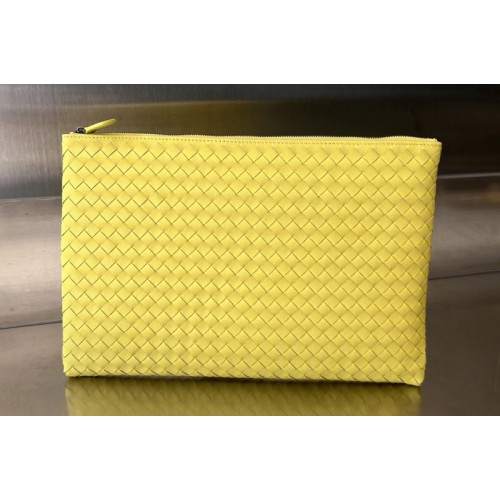 Bottega Veneta Pouch Bag in Yellow Leather Bottega Veneta Pouch Bag in Yellow Leather