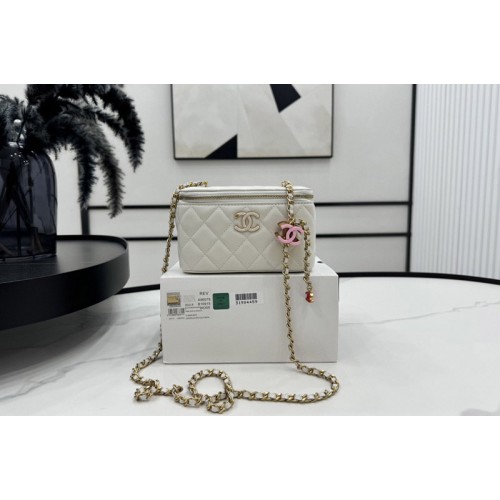 Chanel A96079 Clutch With Chain in White Leather