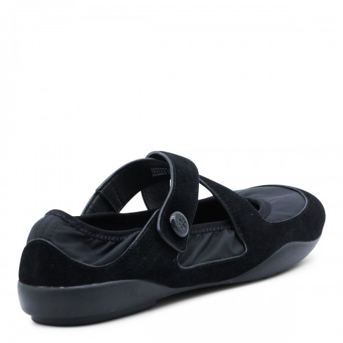 BLACK FLATS