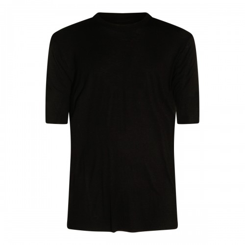 BLACK T-SHIRT
