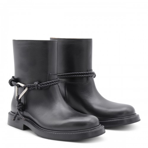 BLACK LEATHER BOOTS