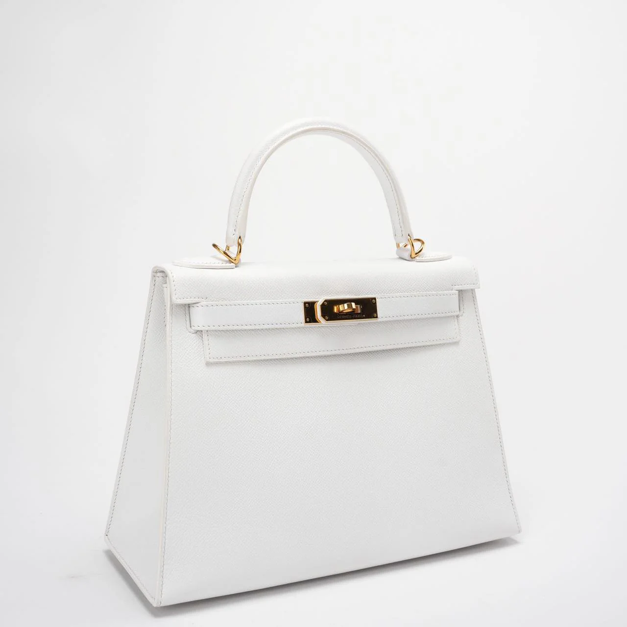 The Ultimate Hermès Kelly Sizing Guide: Choosing Your Perfect Icon