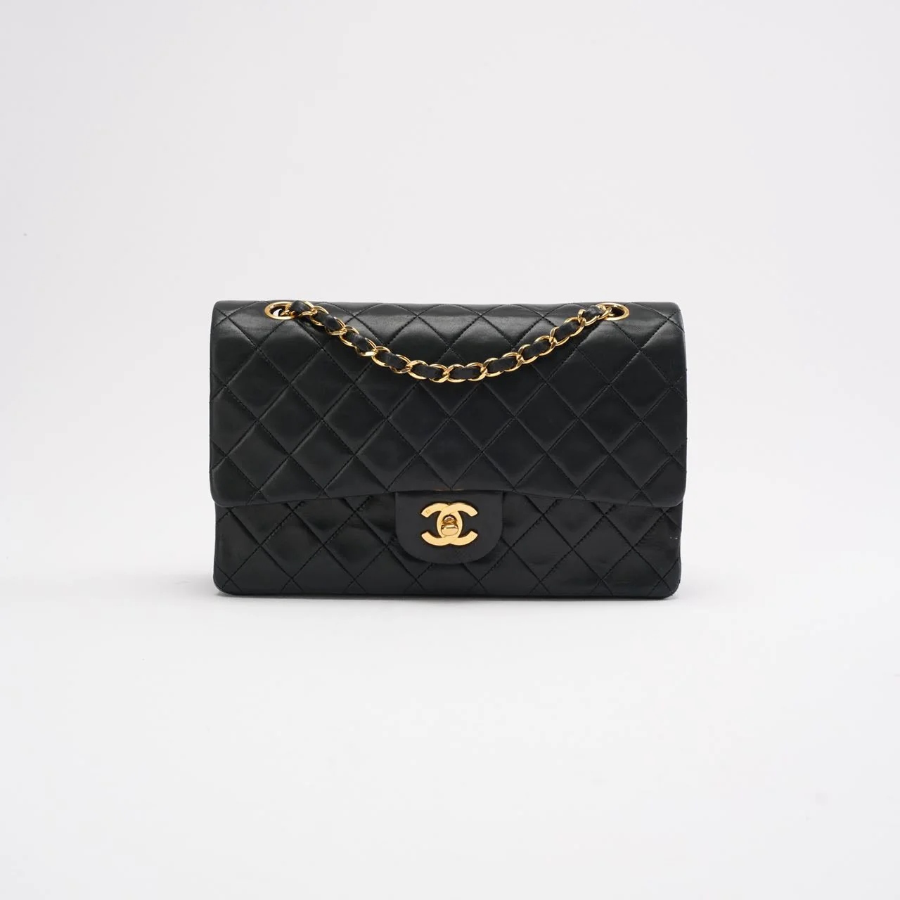 Second Hand Black Chanel handbag