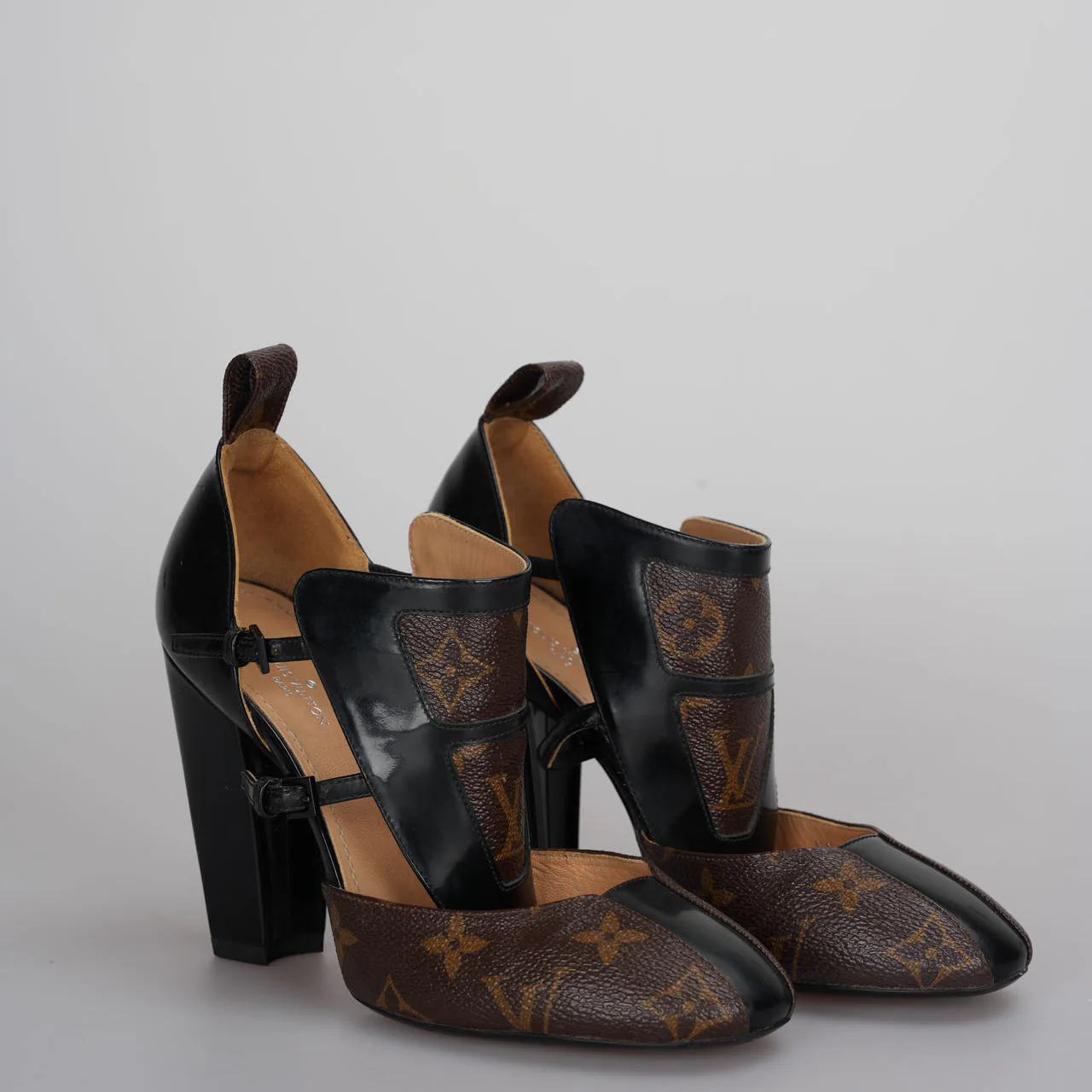 used-Louis Vuitton classic leather Monogram Headline Pumps 35 black-MILOURA