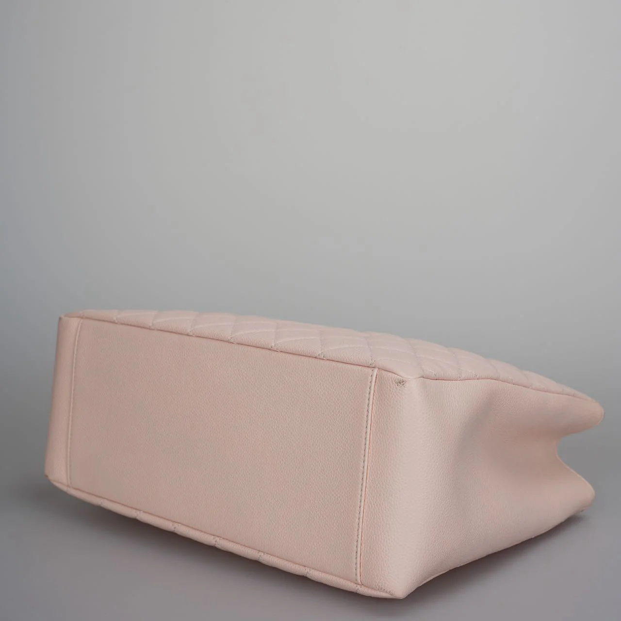 used-Chanel Grand Shopping Tote Light Pink GST Bag in Caviar Leather with Silver Hardware-MILOURA