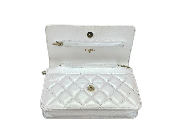 used-Chanel Wallet on Chain Bag Quilted Iridescent Lambskin Crossbody-MILOURA