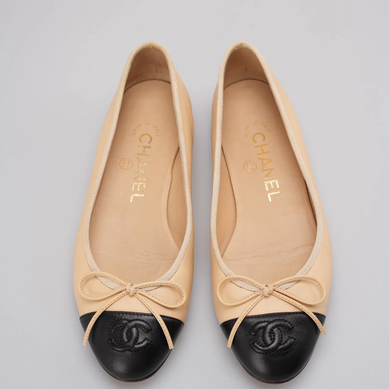 Chanel classic Ballerinas in Lambleather black beige color size 35