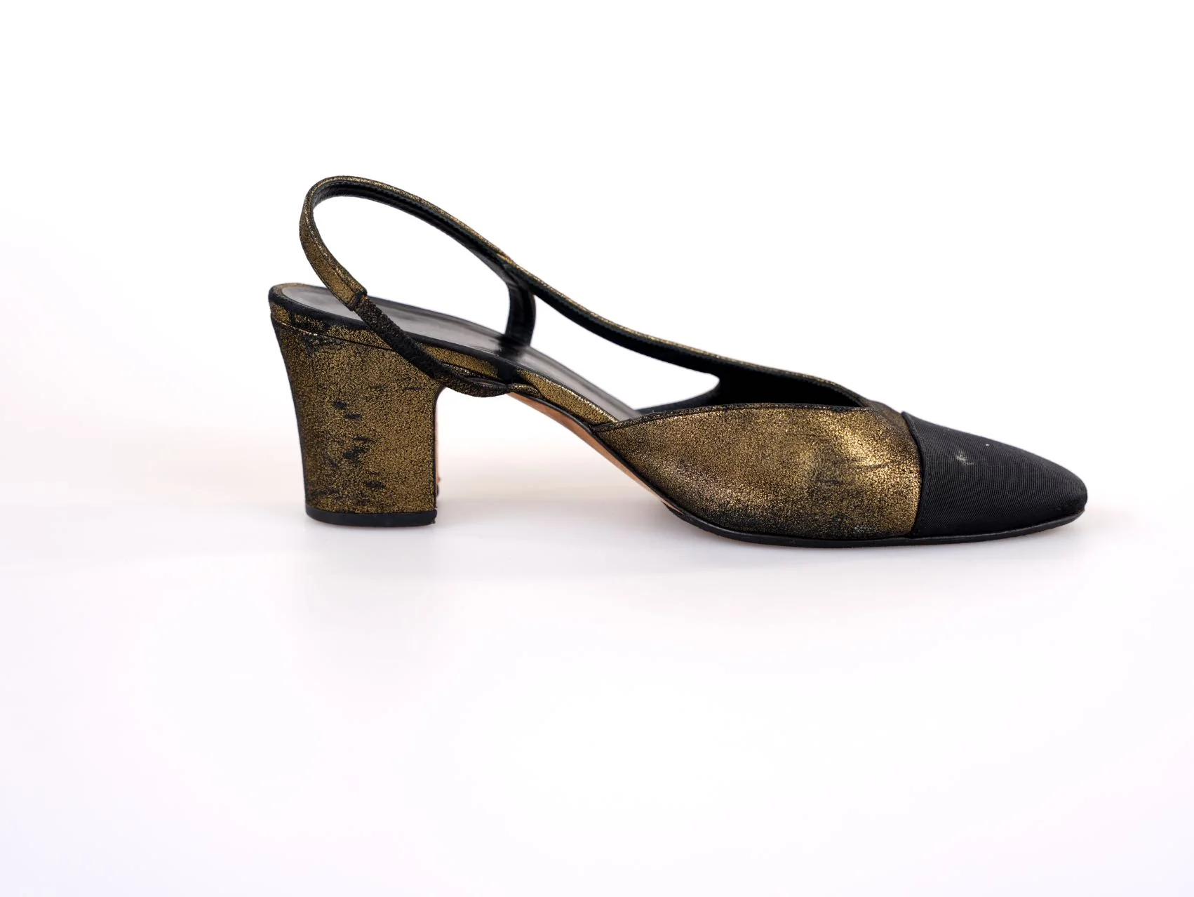 used-Chanel Metallic Lambskin Grosgrain Cap Toe CC Slingback Pumps Gold Black Size 39C-MILOURA