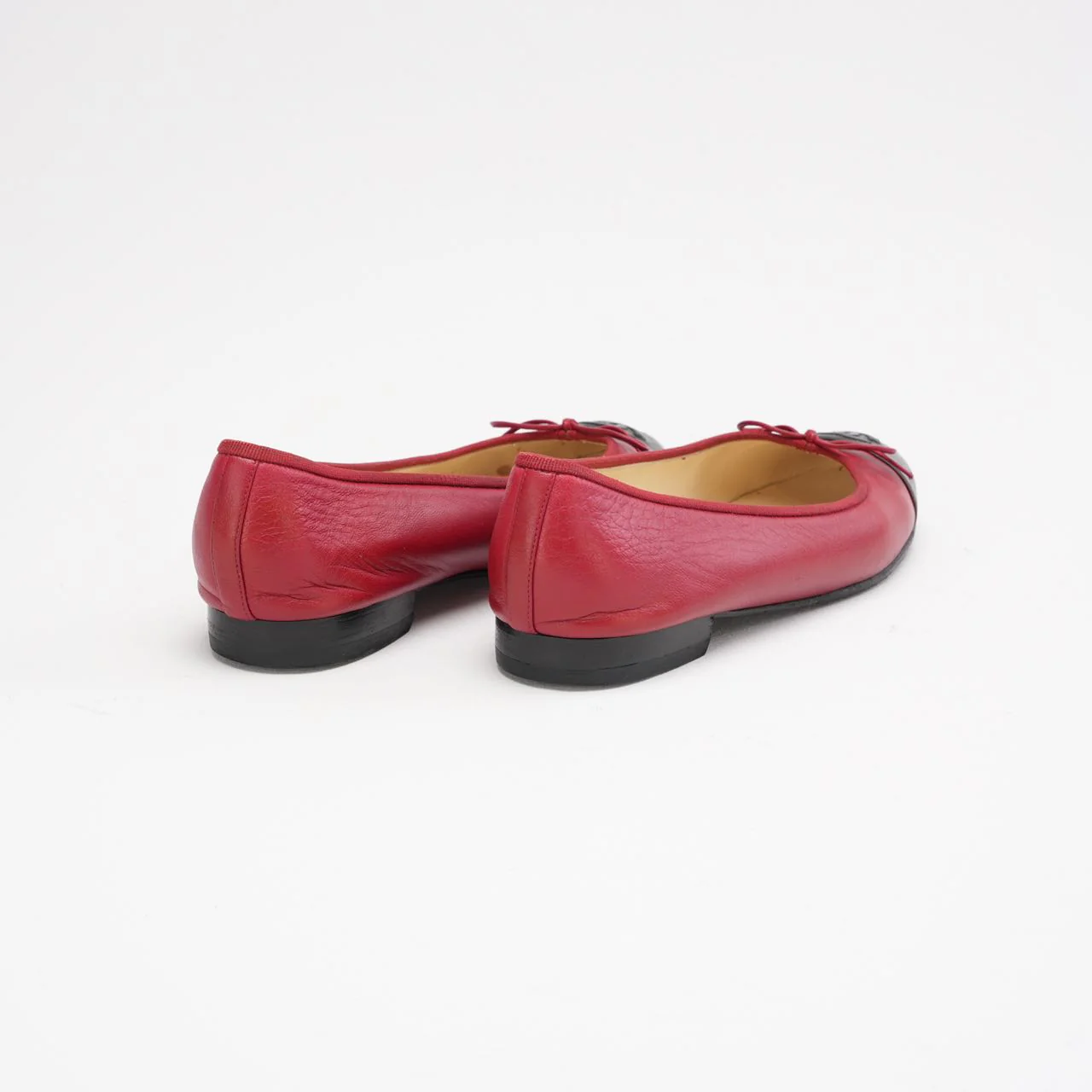 Chanel Red / Black Leather CC Cap Toe Ballet Flats Size 39
