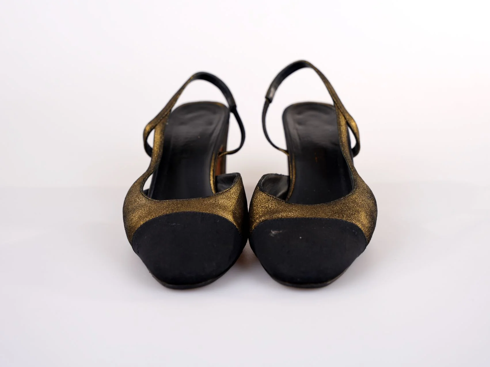 used-Chanel Metallic Lambskin Grosgrain Cap Toe CC Slingback Pumps Gold Black Size 39C-MILOURA