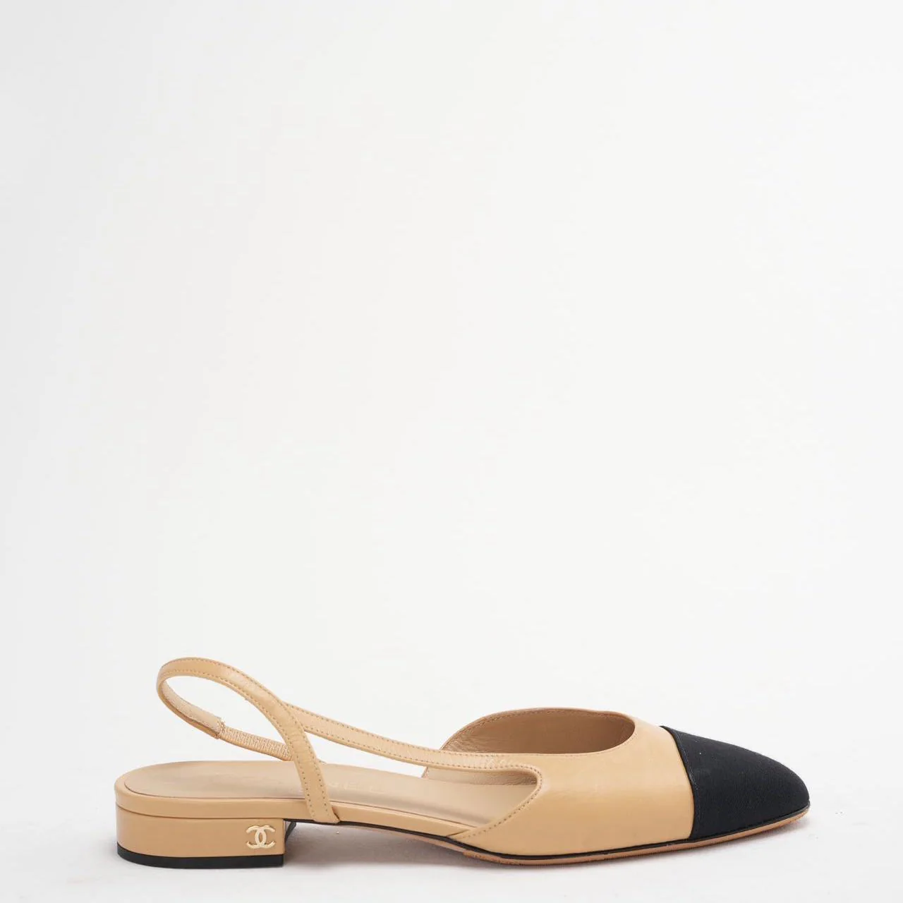 Chanel Beige / Black Slingback Flat Sandals Leather and Canvas Size 38