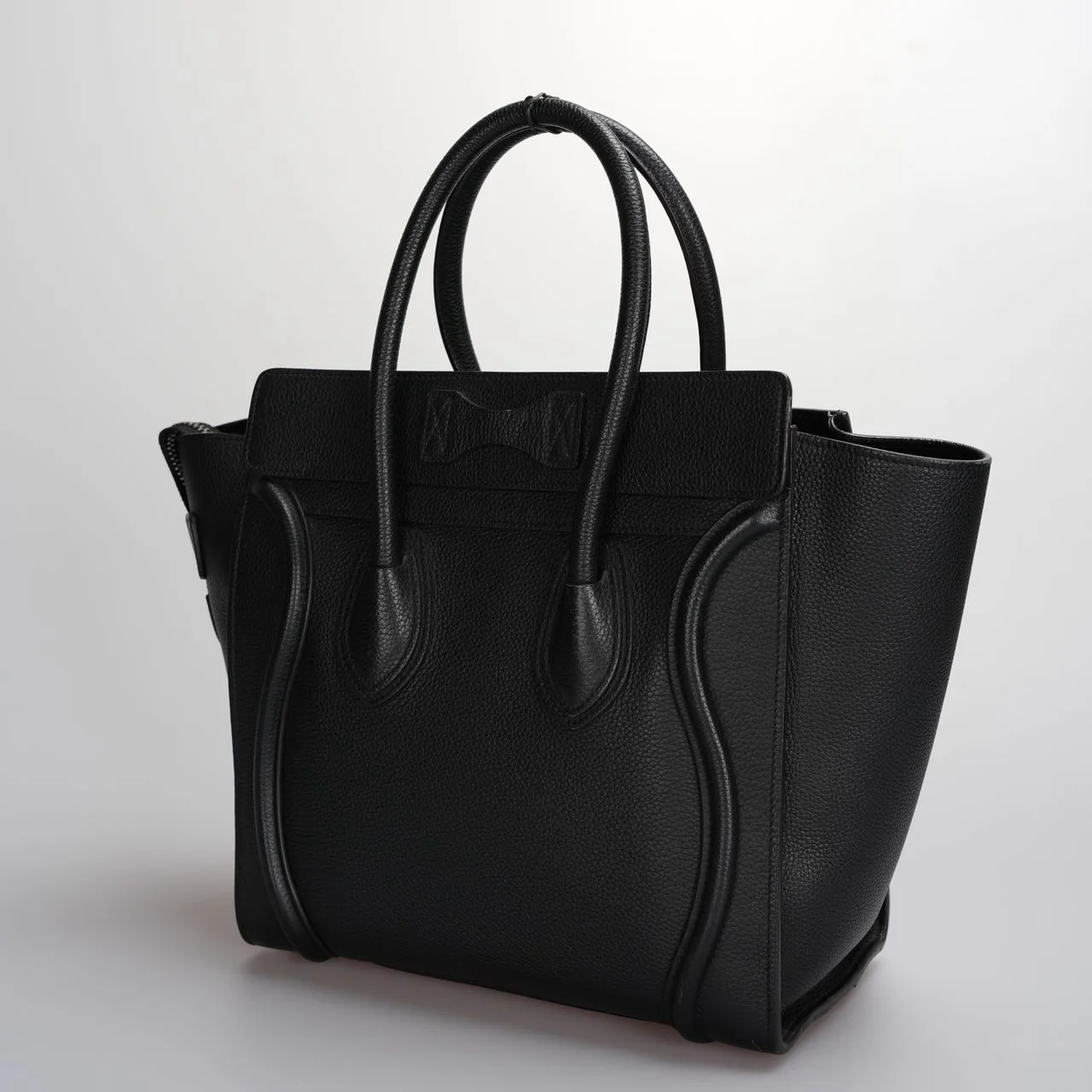 used-CELINE Micro Luggage leather handbag in Black-MILOURA