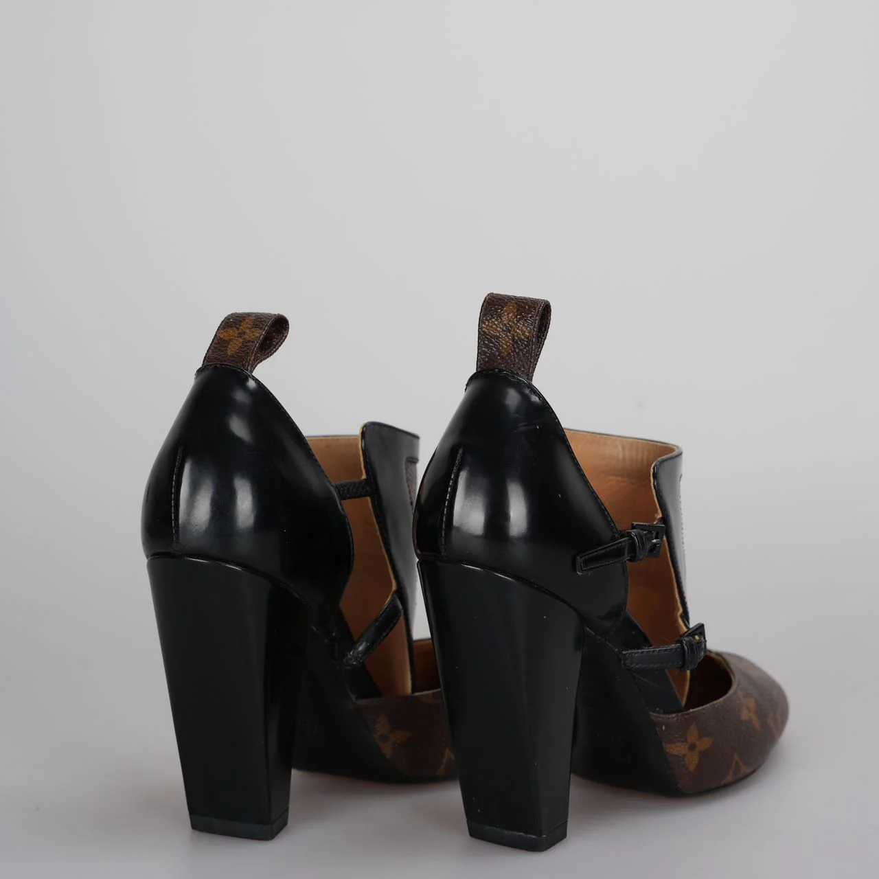 used-Louis Vuitton classic leather Monogram Headline Pumps 35 black-MILOURA