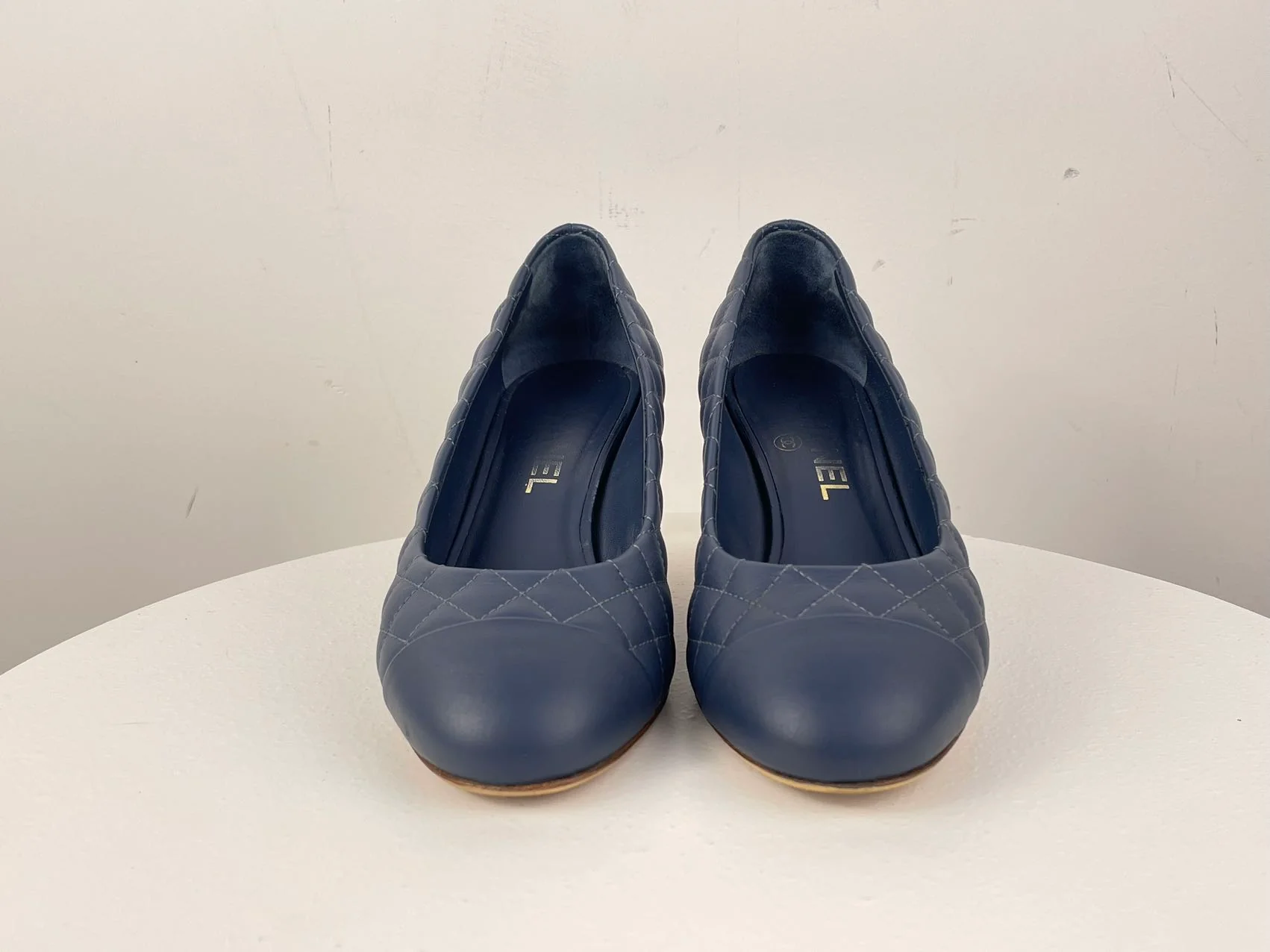 used-Chanel navy blackCalfskin Quilted Cap Toe Camellia Pumps 37.5 with Cc logo-MILOURA