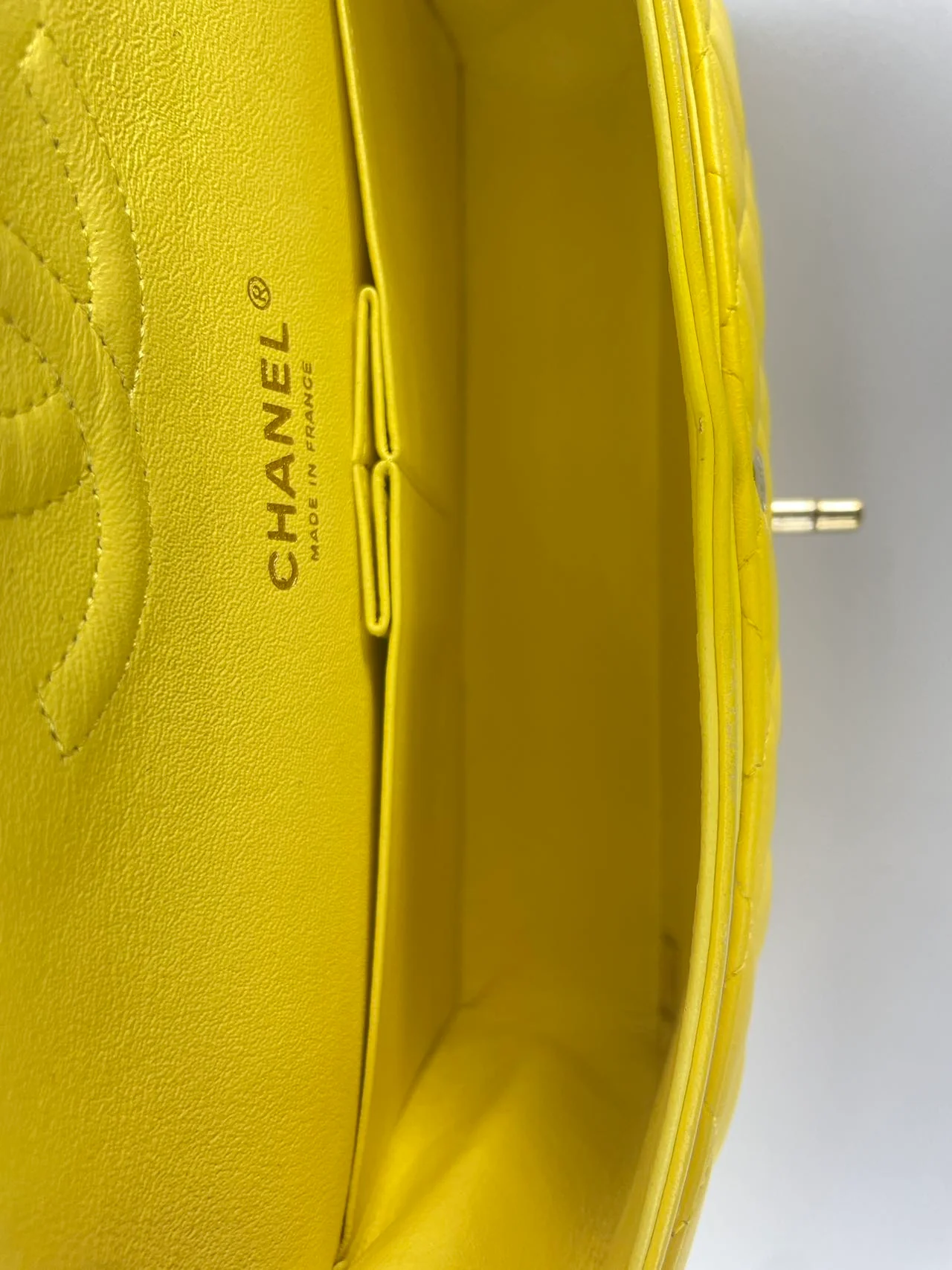 used-Chanel Medium Classic Flap Bag with Silber Hardware Yellow-MILOURA