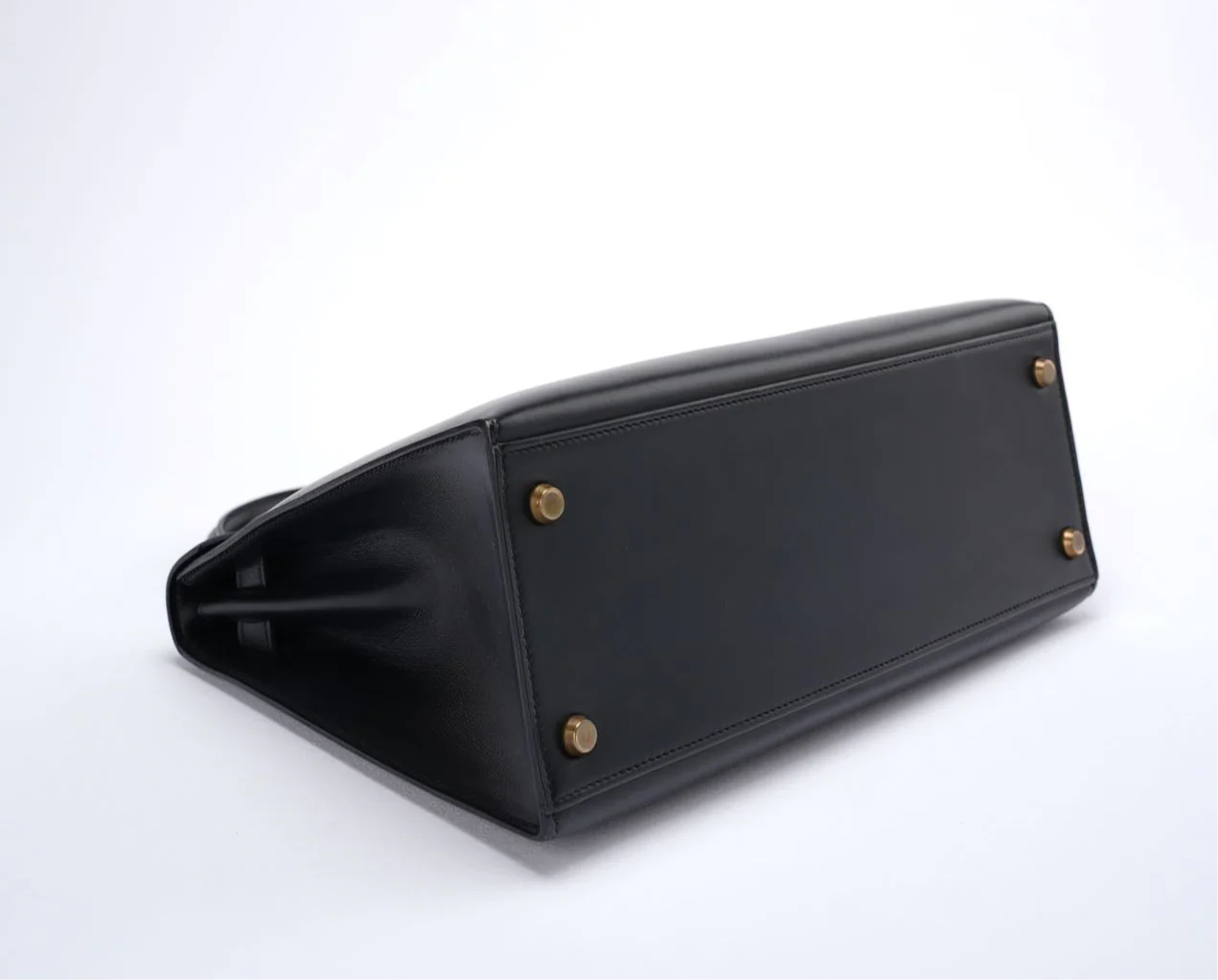 Hermes vintage Kelly 28 black box leather  corner