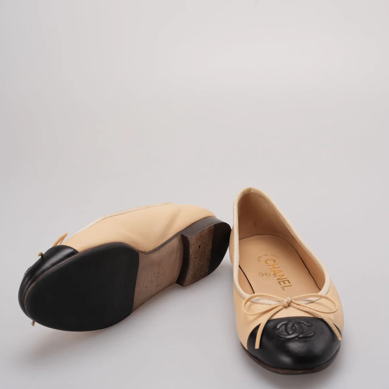 Chanel classic Ballerinas in Lambleather black beige color size 35