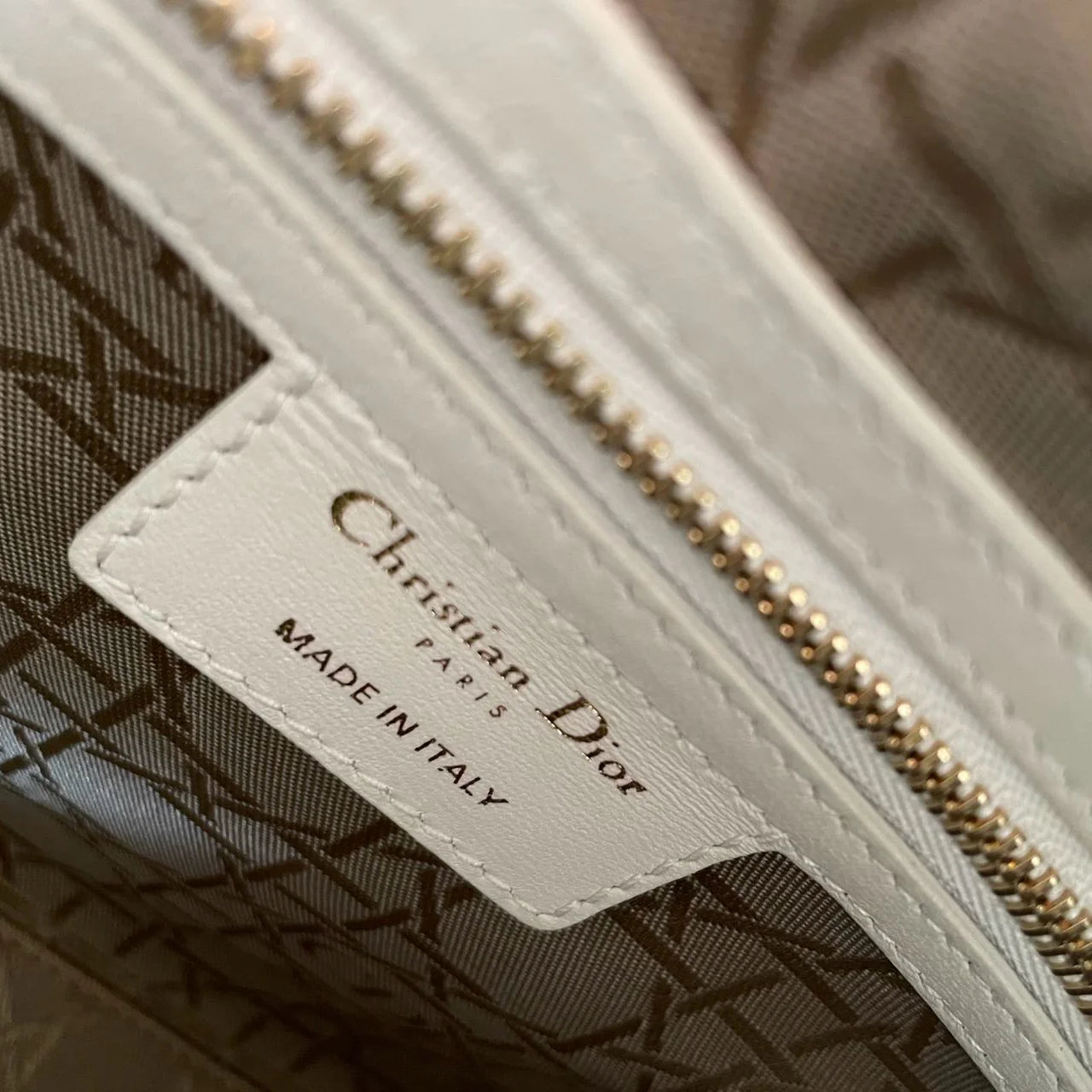 used-Christian Dior White Lady Dior Medium Bag-MILOURA