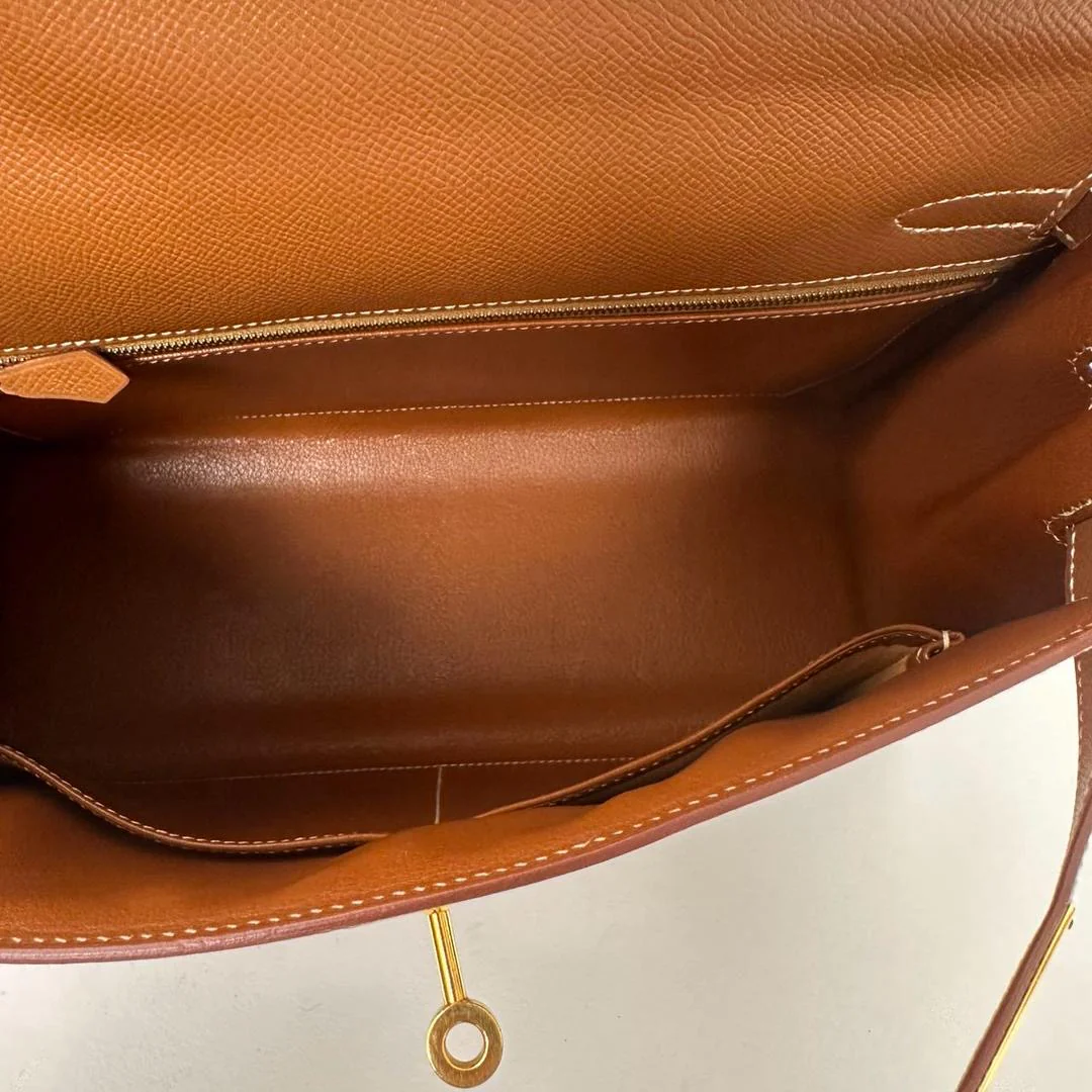 Hermès Vintage Gold Kelly Sellier 32 Epsom D Square 2000