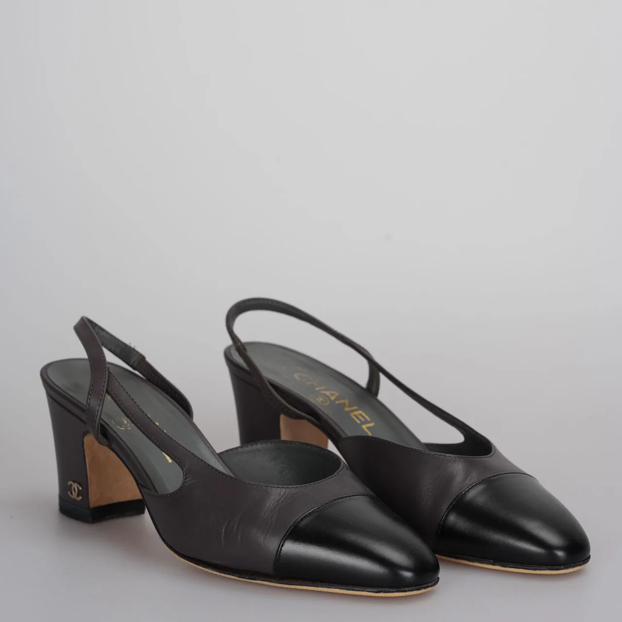 used-Chanel black burgundy leather slingback pumps with CC logo 35-MILOURA