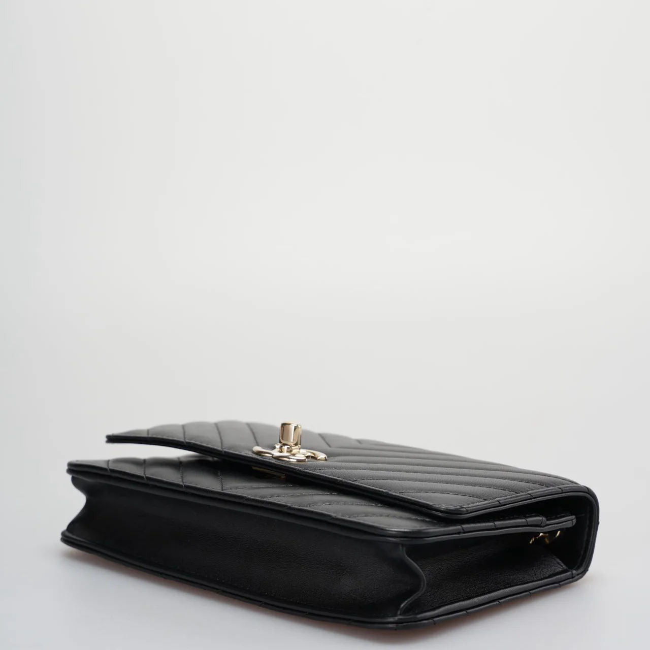 used-Chanel Lambskin Chevron Quilted Trendy CC Wallet On Chain WOC in Black-MILOURA