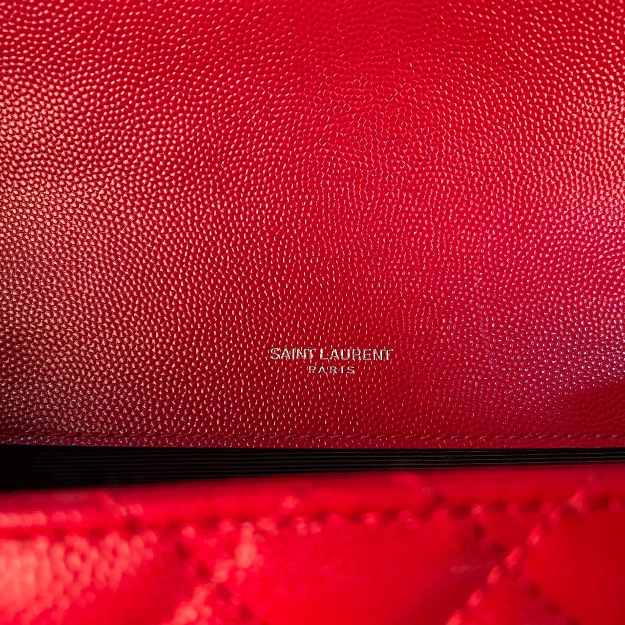used-Saint Laurent Red Grain De Poudre Medium Envelope Shoulder Bag-MILOURA