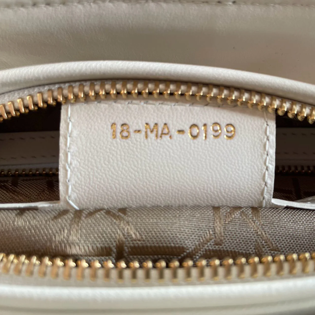 used-Christian Dior White Lady Dior Medium Bag-MILOURA