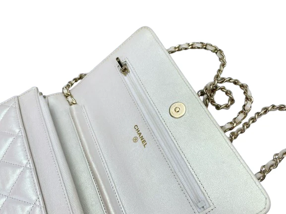 used-Chanel Wallet on Chain Bag Quilted Iridescent Lambskin Crossbody-MILOURA