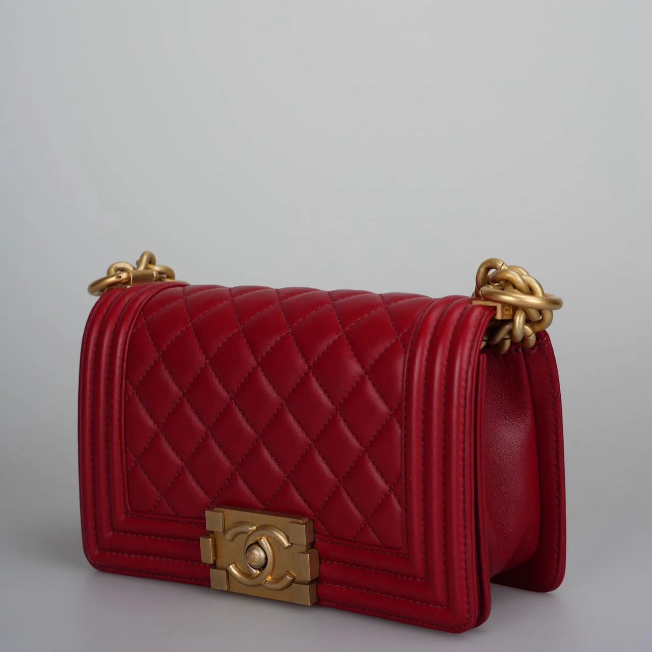 used-Chanel Quilted red Small Le Boy bag in Lambskin with Gold Hardware-MILOURA