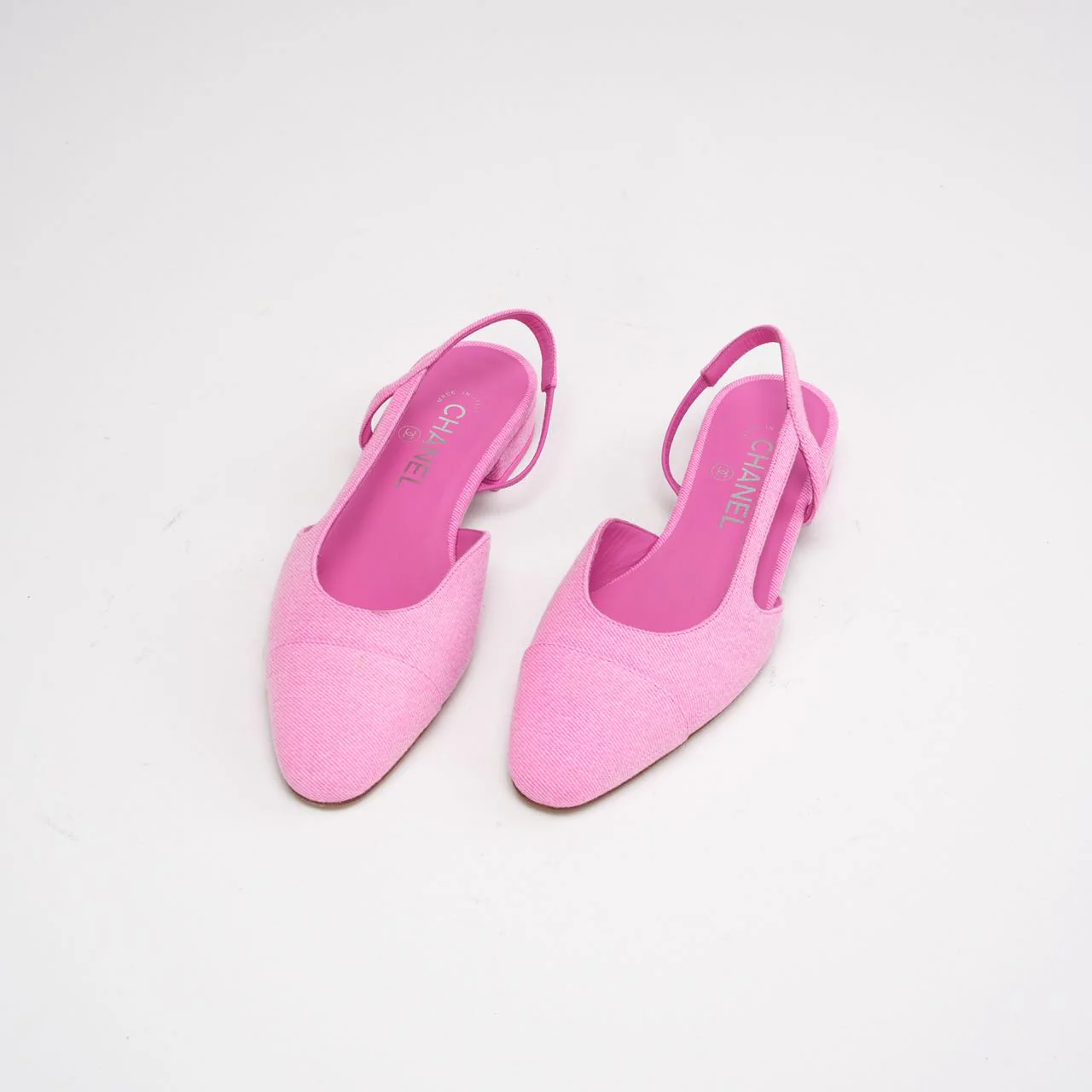 Chanel Neon Pink Denim Cap Toe CC Slingback Flat Size 38