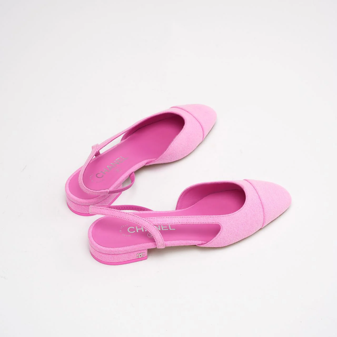Chanel Neon Pink Denim Cap Toe CC Slingback Flat Size 38