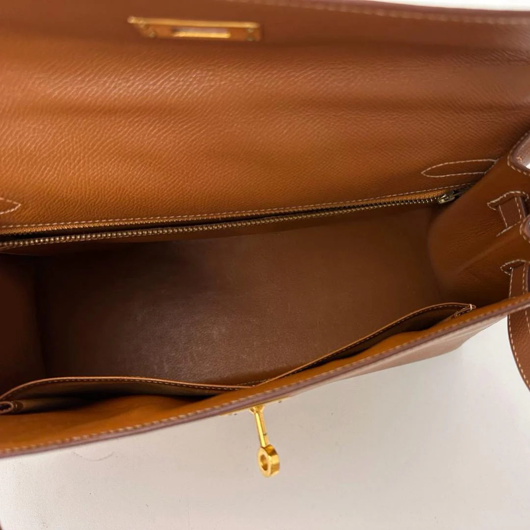 Hermès Vintage Kelly Sellier 32 Gold Leather V Cricle 1992