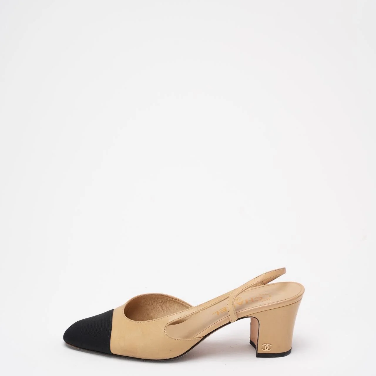 Chanel Beige/Black Grosgrain Cap Toe CC Pumps 39 ½