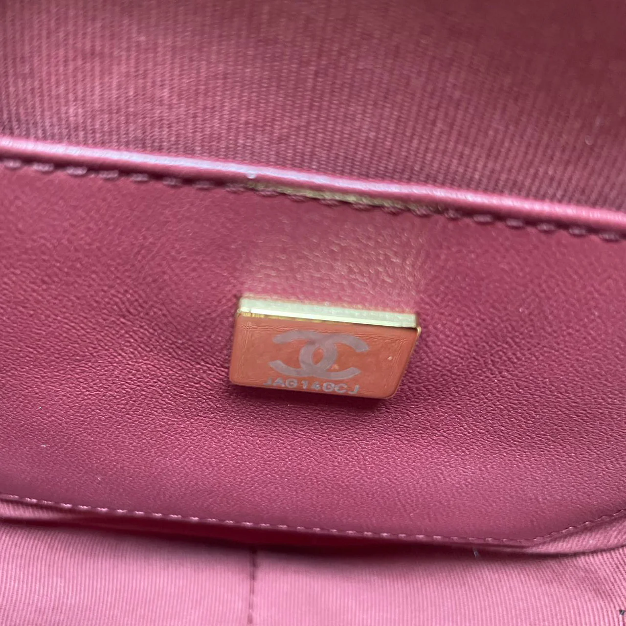 used-Chanel Lambskin Quilted CC In Love big Heart Clutch With Chain in Black-MILOURA