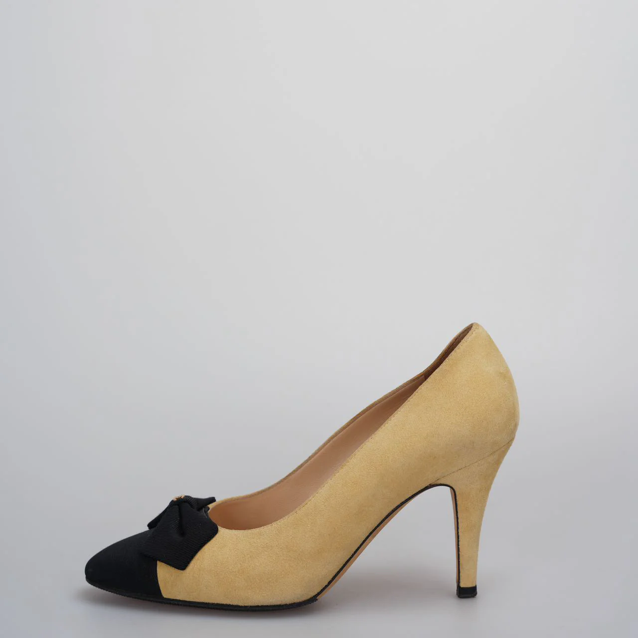 used-Chanel Beige Black Leather Ribbon Pumps 8cm Size 36.5C-MILOURA