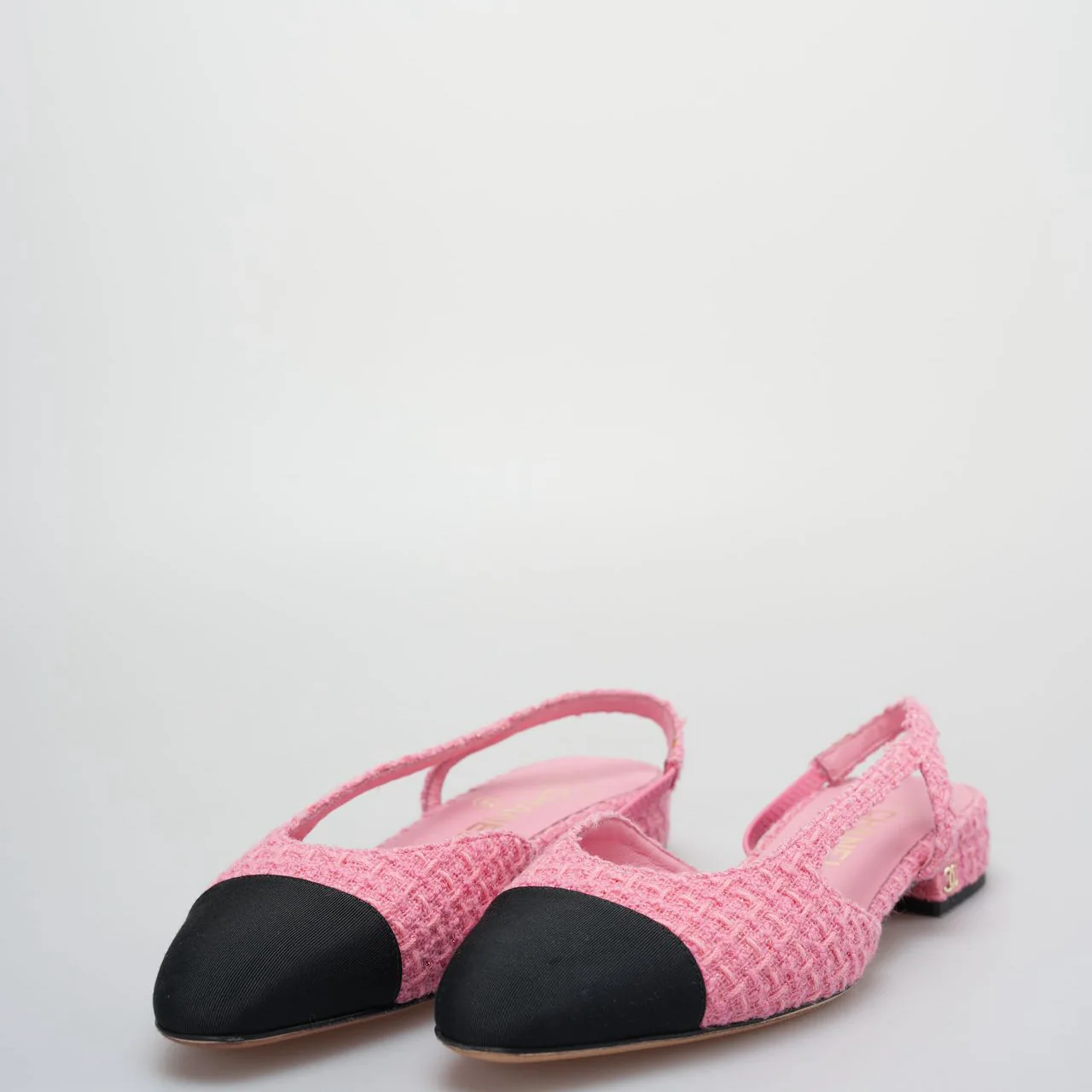 used-Chanel Tweed Grosgrain Cap Toe CC Slingback Pumps size 37.5 in Pink and Black-MILOURA