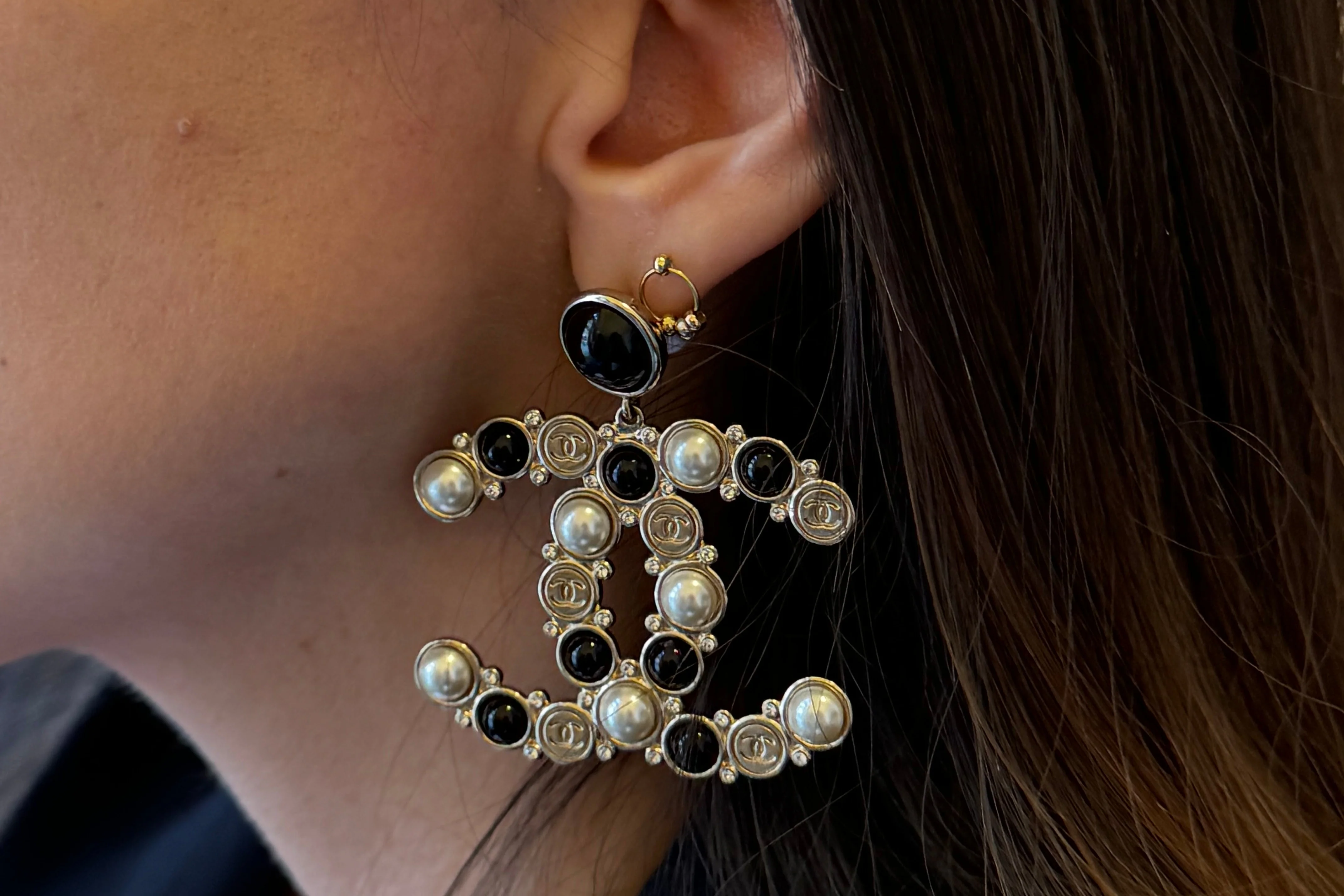 used-Chanel Double CC classic earrings-MILOURA
