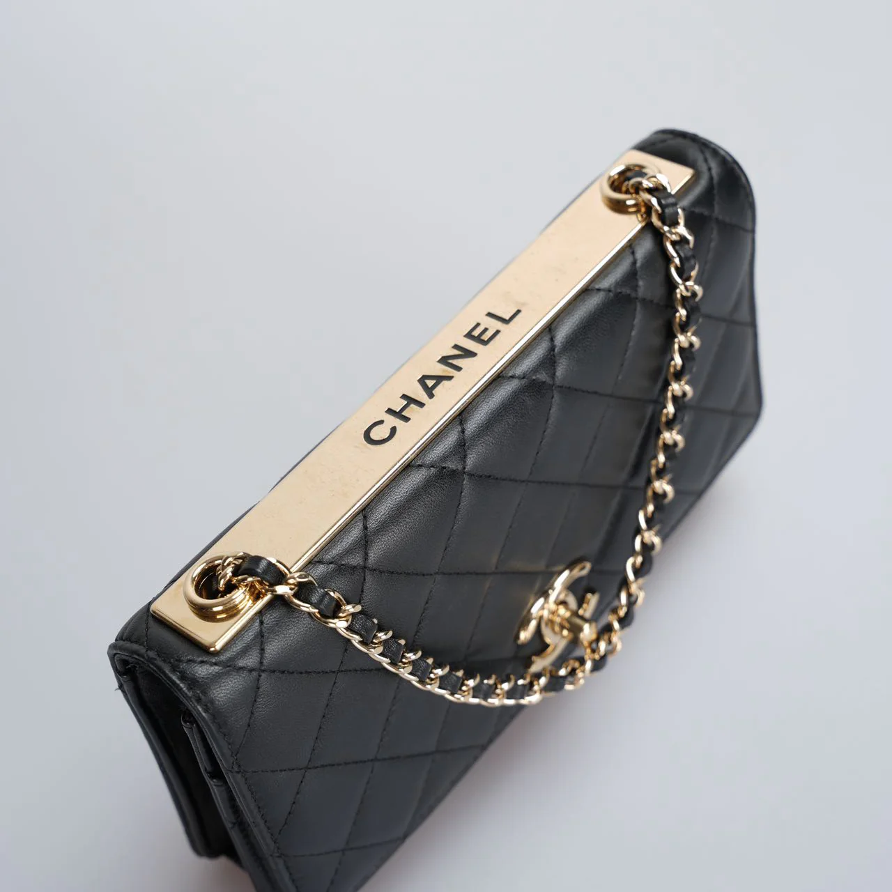 used-Chanel Trendy CC Wallet On Chain WOC Black Lambskin Gold Hardware-MILOURA