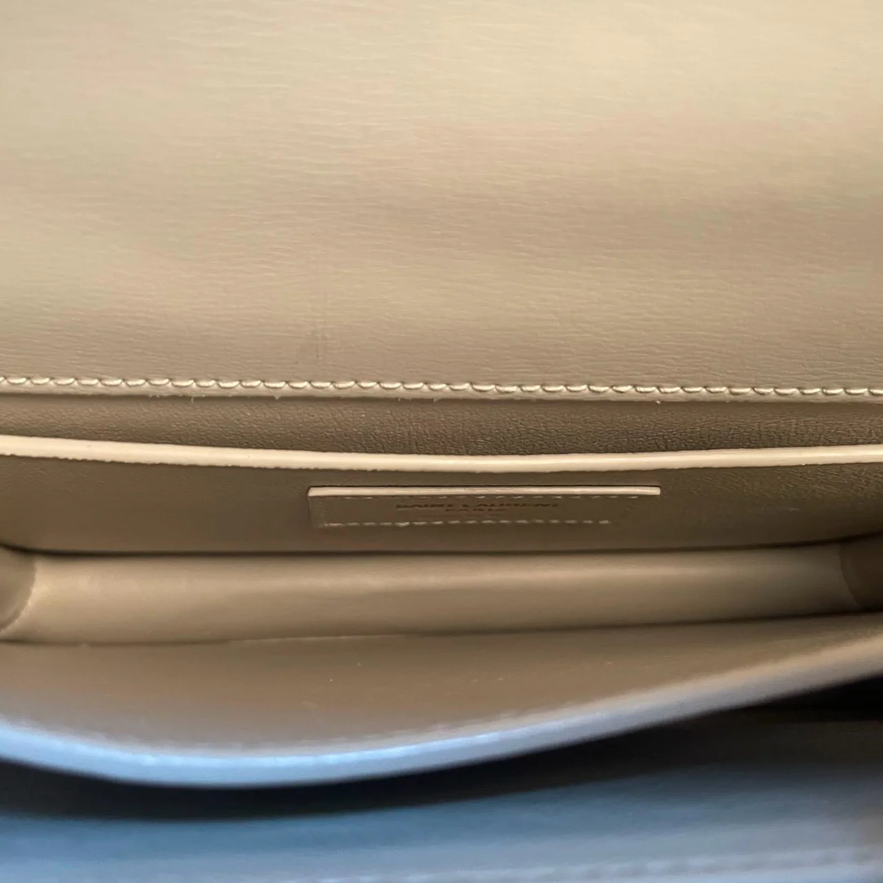 used-Saint Laurent Calfskin Medium Monogram Sunset in Blanc Vintage-MILOURA