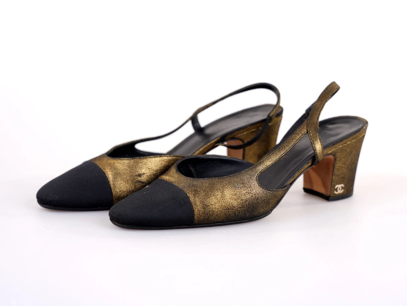 used-Chanel Metallic Lambskin Grosgrain Cap Toe CC Slingback Pumps Gold Black Size 39C-MILOURA